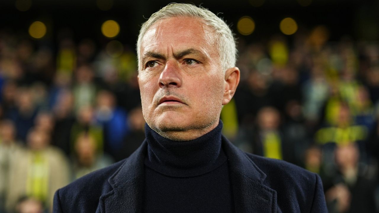 Jose Mourinho'dan Galatasaray hakkında İngiliz basınına şok açıklamalar: "Hakemin onlara aşırı sempatisi sebebiyle bir takım sahadan çekildi!" - Sayfa 3