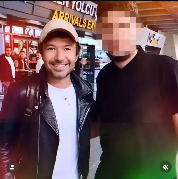 Ünlülerin üstüne kabus gibi çöktü! Takıntılı hayran setlere sızıp karavanları izledi, fotoğraf çektirme isteği geri çevrilince öyle bir şey yaptı ki.... - Sayfa 6