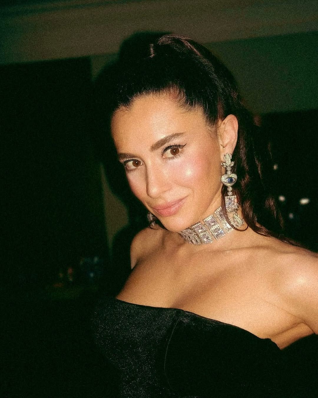 Hande Doğandemir ve Uzak Şehir'in Nare'si Sahra Şaş’tan sürpriz buluşma: Pozları sosyal medyayı salladı! - Sayfa 1