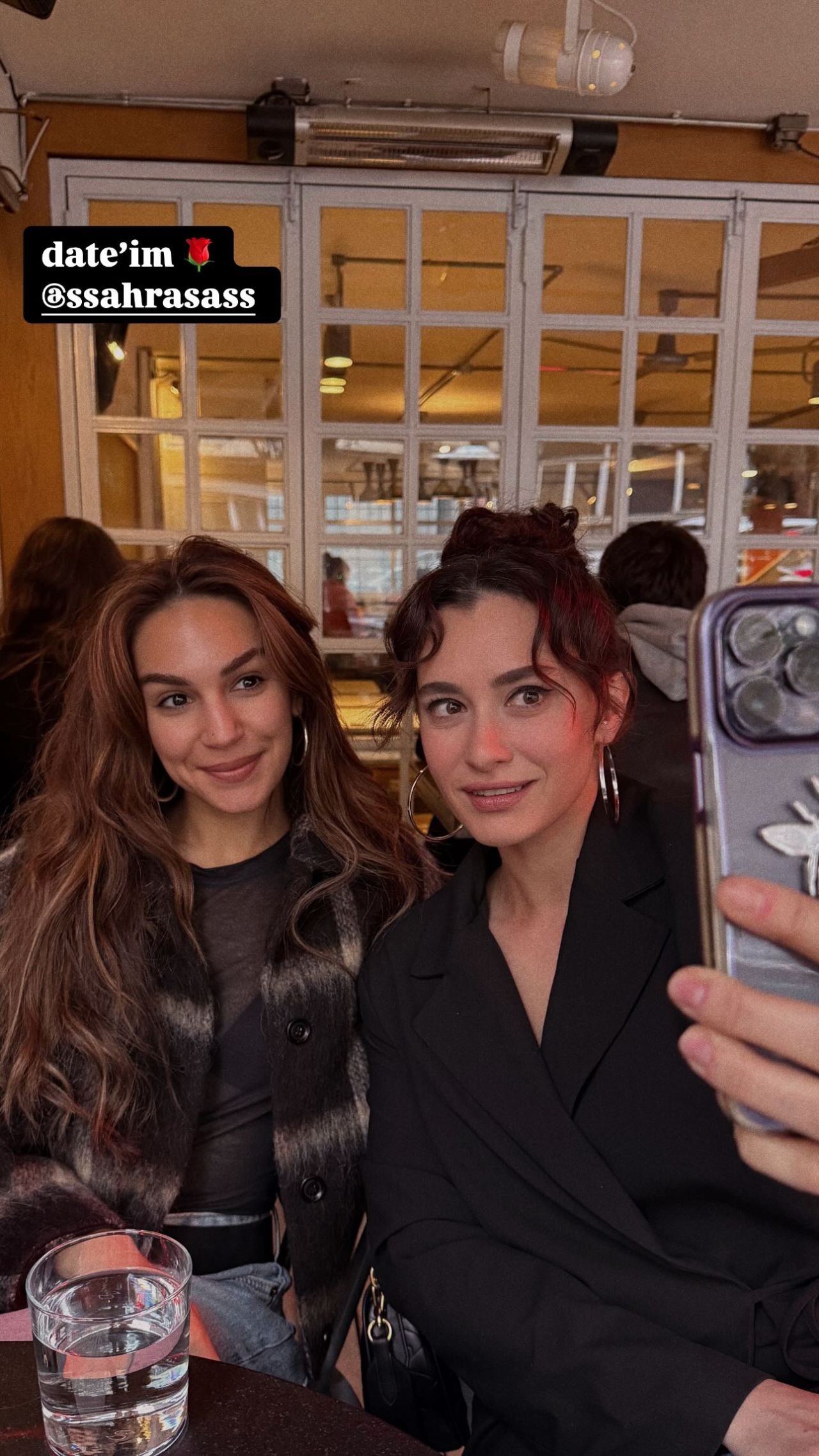 Hande Doğandemir ve Uzak Şehir'in Nare'si Sahra Şaş’tan sürpriz buluşma: Pozları sosyal medyayı salladı! - Sayfa 4