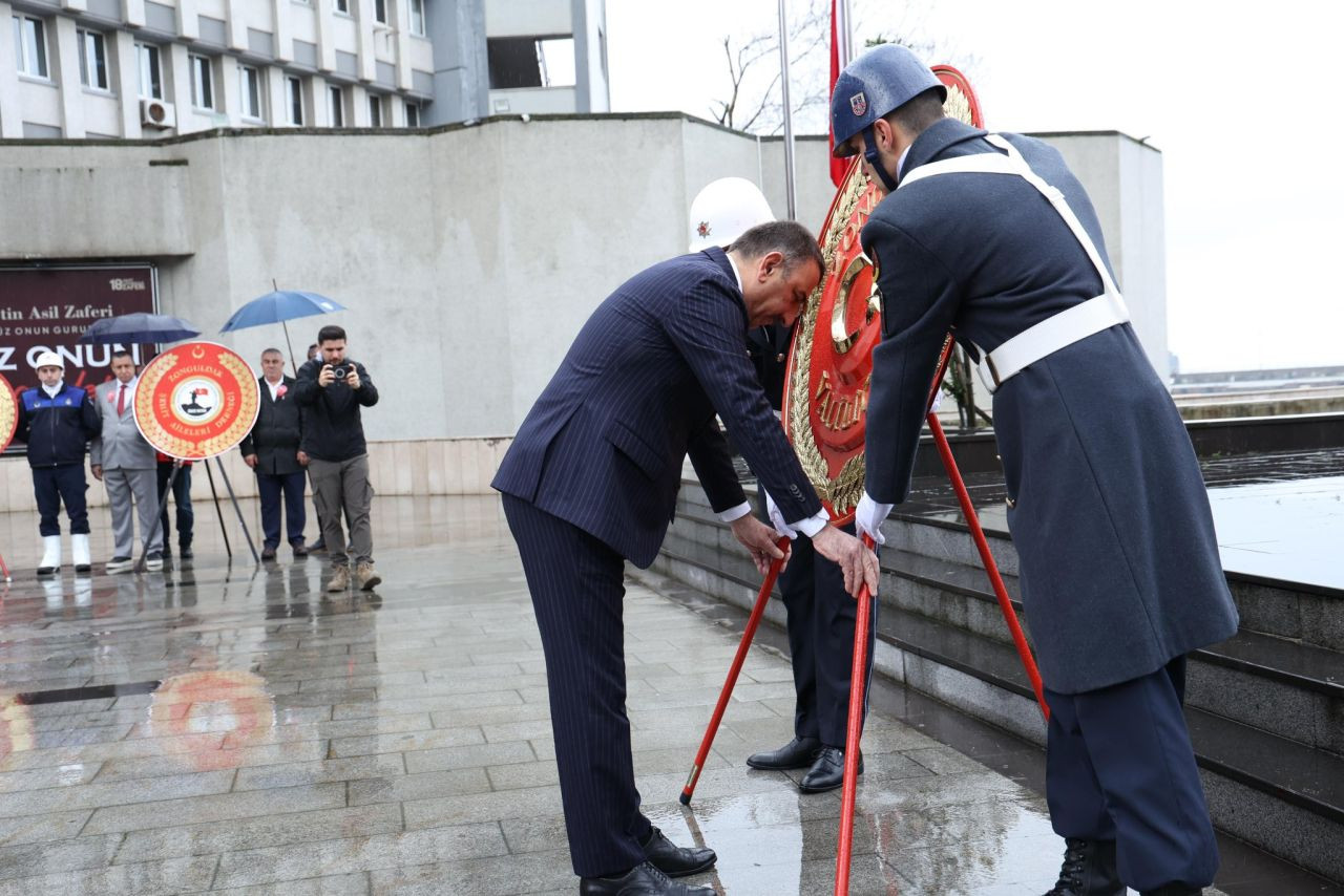 Zonguldak Valisi Hacıbektaşoğlu CHP'nin alternatif törenine bağırarak tepki gösterdi - Sayfa 7