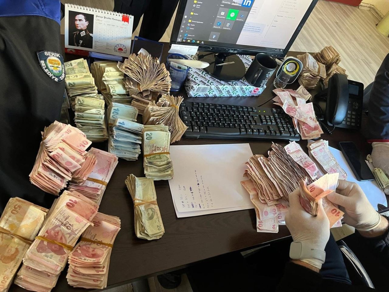 Antalya'da dilenciden çıkan parayı 5 zabıta 3 saatte sayabildi - Sayfa 6