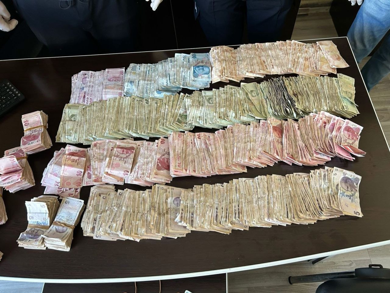 Antalya'da dilenciden çıkan parayı 5 zabıta 3 saatte sayabildi - Sayfa 5