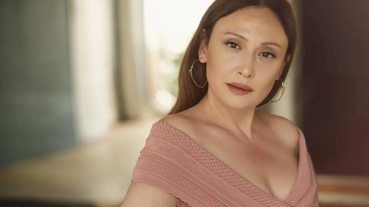 Mine Tugay bakın aslen nereliymiş... Memleketi merak ediliyordu - Sayfa 22