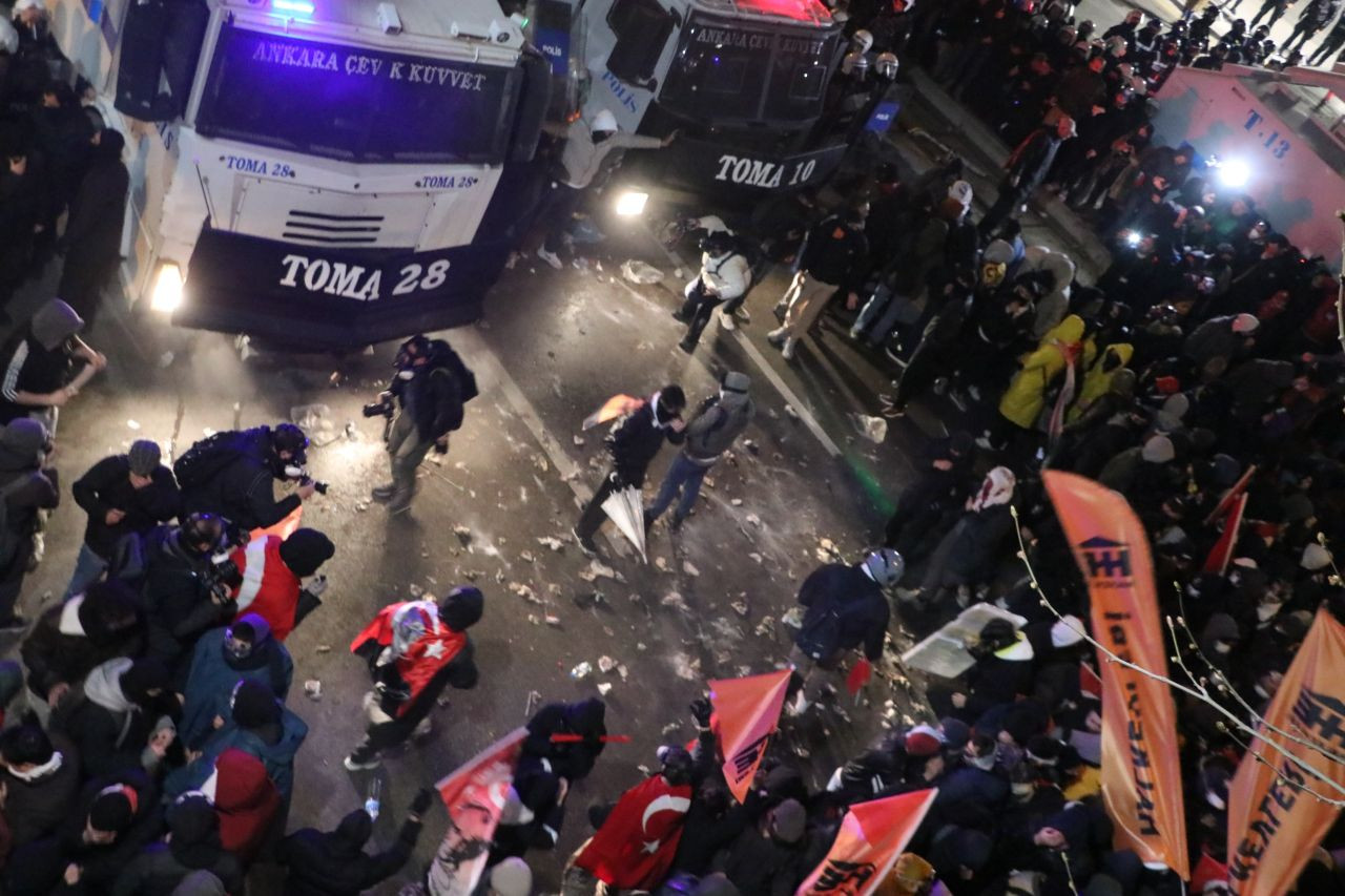 Bakan Yerlikaya günün bilançosunu açıkladı: Ekrem İmamoğlu eylemlerinde 323 gözaltı - Sayfa 5