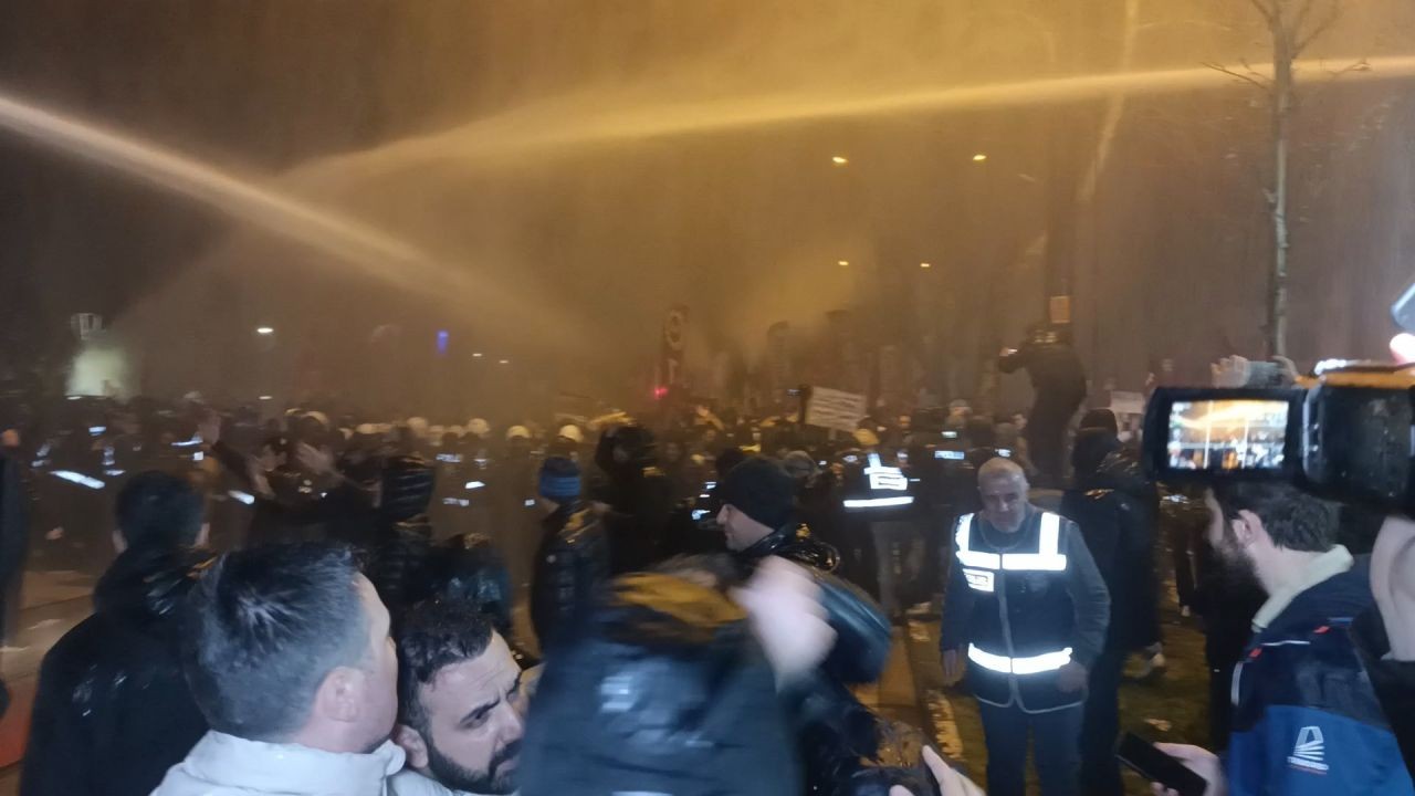 Bursa'daki Ekrem İmamoğlu eylemlerinde CHP İl Başkanı gözünden yaralandı - Sayfa 4