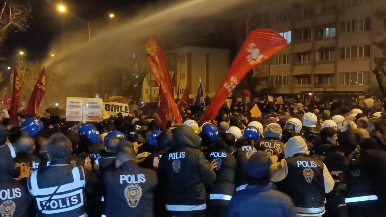 Bursa'daki Ekrem İmamoğlu eylemlerinde CHP İl Başkanı gözünden yaralandı - Sayfa 2