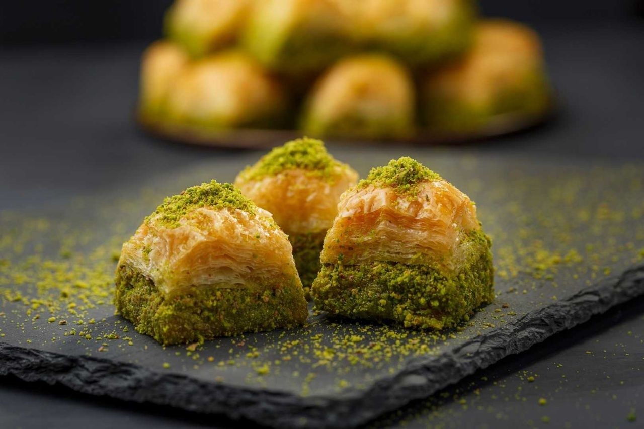 Bayram öncesi hileli baklava uyarısı! Fıstık yerine ıspanak kullanıyorlar - Sayfa 1