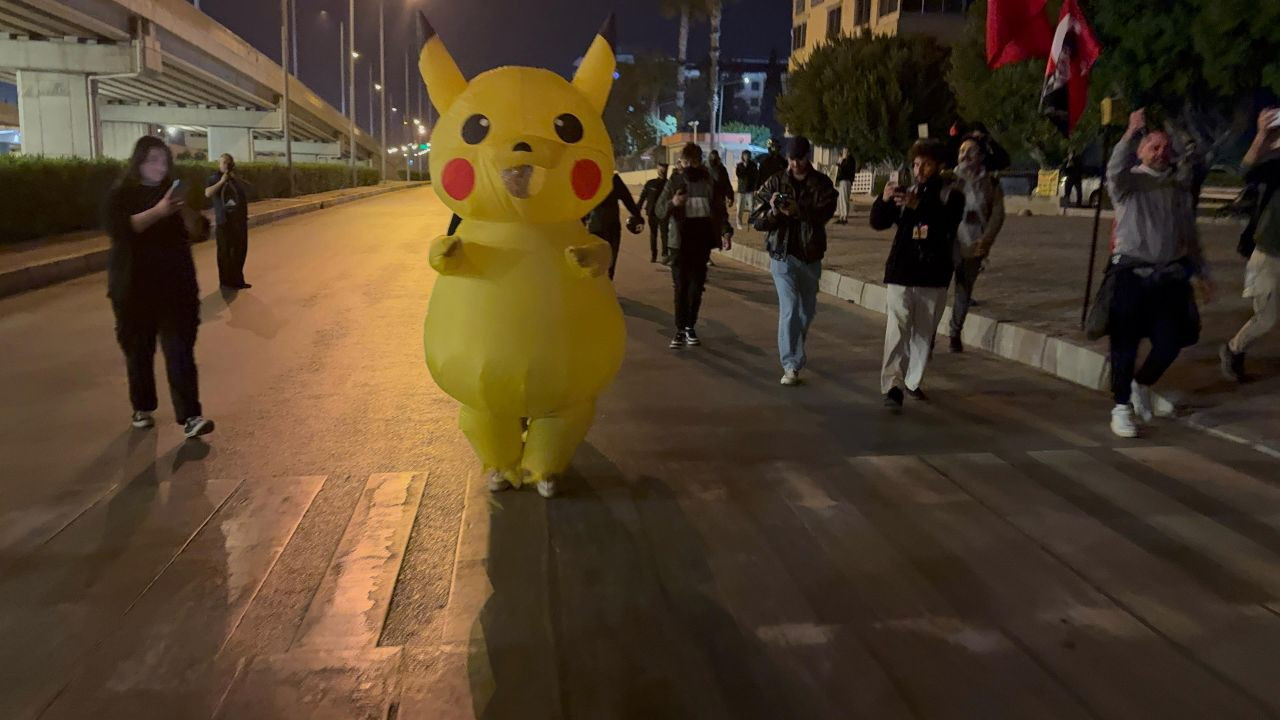 Ekrem İmamoğlu protestolarında Pikachu kostümlü gösterici gündem oldu - Sayfa 6