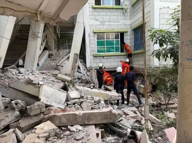 Myanmar'daki depremlerde bilanço ağırlaşıyor: Binden fazla ölü ve yaralı var! - Sayfa 5