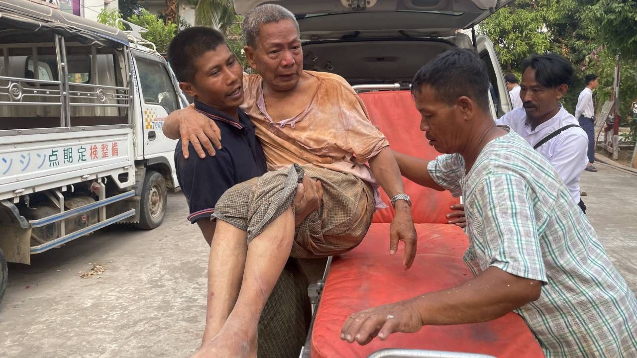 Myanmar'da on binlerce kayıp var; 1500 km uzakta binalar yıkıldı - Sayfa 6