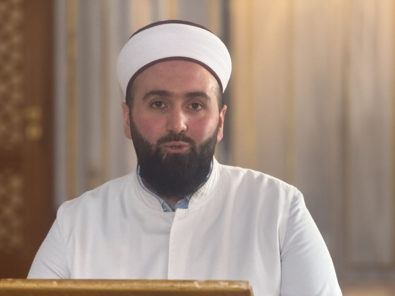 Almanya’da yetişen Türk imam Emre Şahin 3 dilde hutbe okuyor! 90 kişiyi İslam'a yönlendirdi... - Sayfa 5