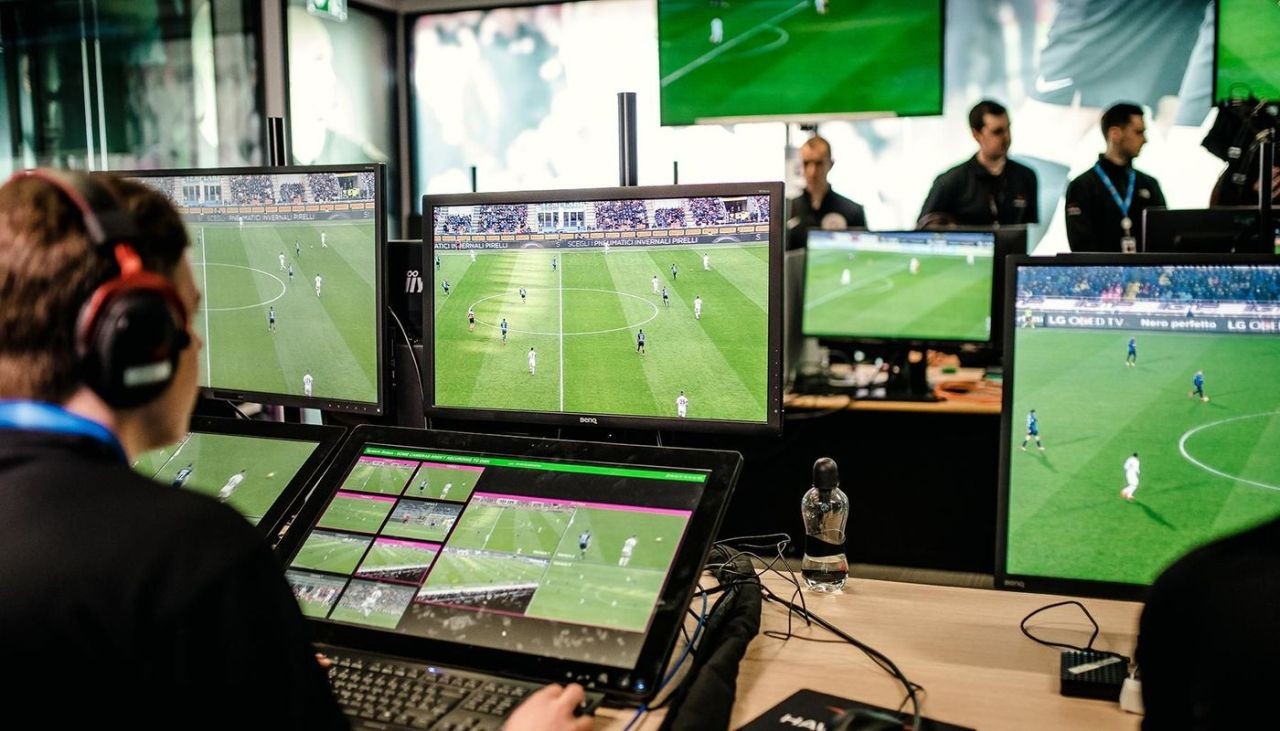 VAR'da görülmemiş skandal! Hakemler maç içinde canlı bahis oynarken yakalandı - Sayfa 4