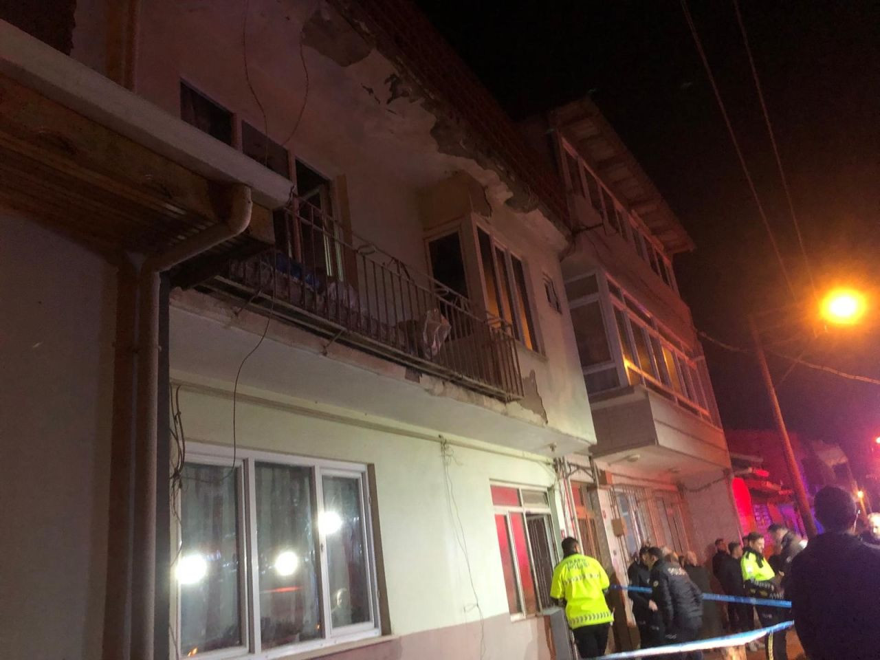 Bursa Yenişehir'deki yangın trajedisi; ekmek almaya giden annenin hatası 2 bebeğinin ölümüne neden olmuş - Sayfa 7