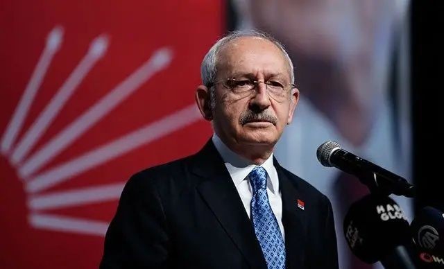 CHP'de olağanüstü kurultay günü! Üçlü düello: Özgür Özel, Ümit Uysal ve Berhan Şimşek genel başkanlık için yarışacak... - Sayfa 2