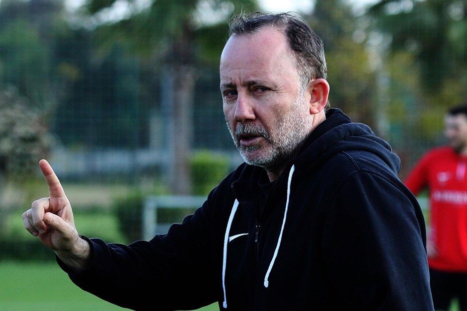 Sergen Yalçın'dan Mertens-Rafa Silva Karşılaştırması: "Biri Doğru Adam, Diğeri İstikrarsız!" - Sayfa 4