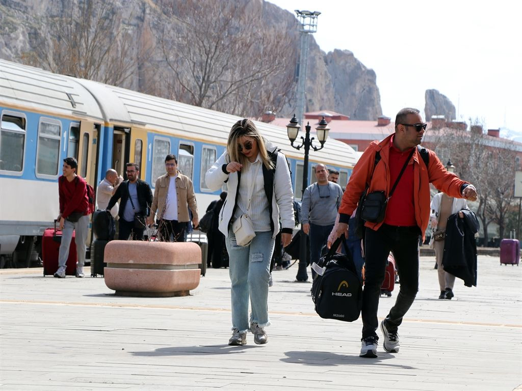 Van’da turizm alarmı: Otel dolulukları Nevruz’da yüzde 40’ta kaldı - Sayfa 2