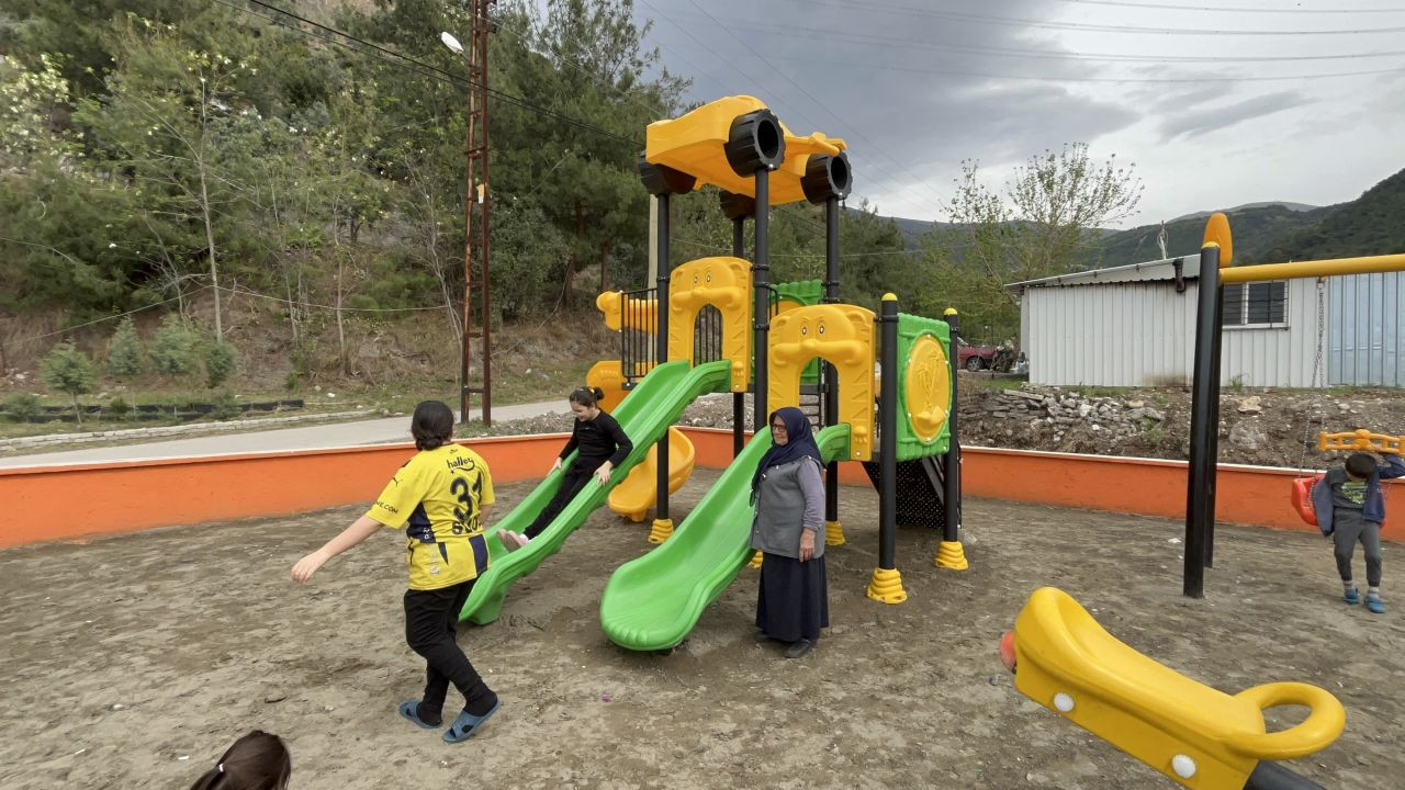 İskenderun’da 77 yaşındaki Emine Nine’nin park hayali gerçek oldu - Sayfa 1