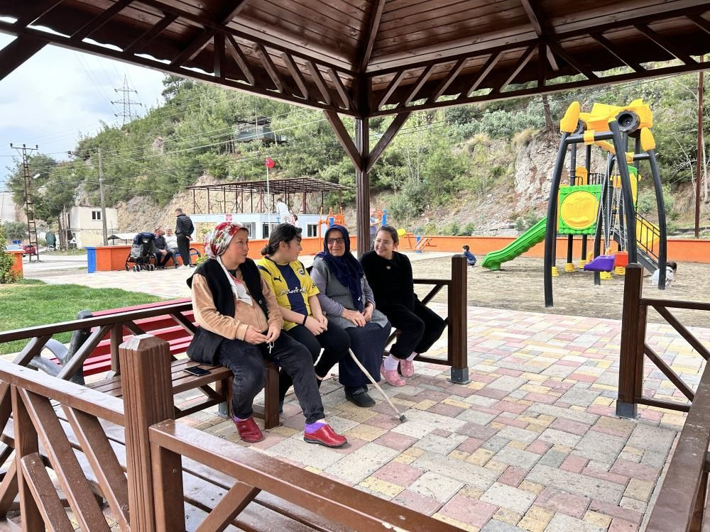 İskenderun’da 77 yaşındaki Emine Nine’nin park hayali gerçek oldu - Sayfa 4