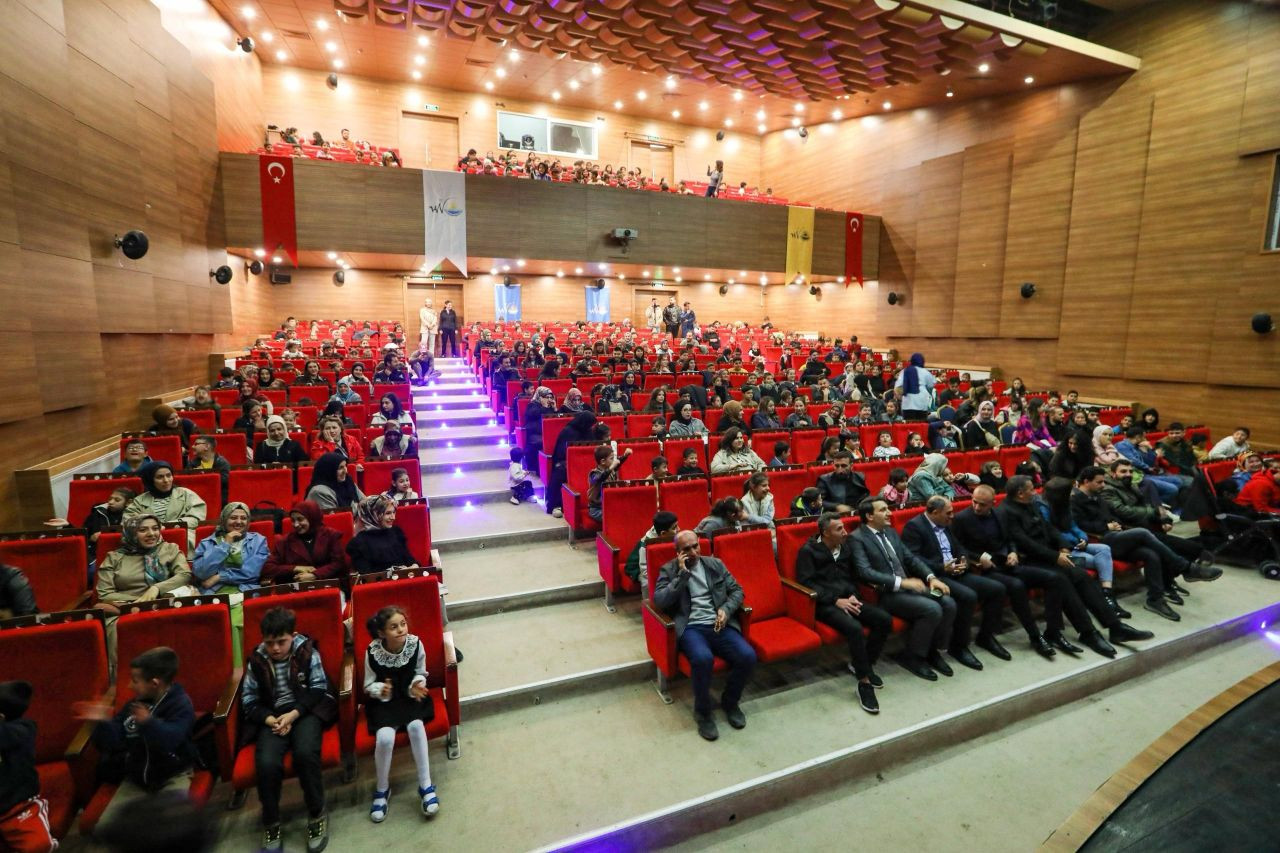 Van’da otizm farkındalığına renkli dokunuş: Çocuklar gönüllerince eğlendiler - Sayfa 8