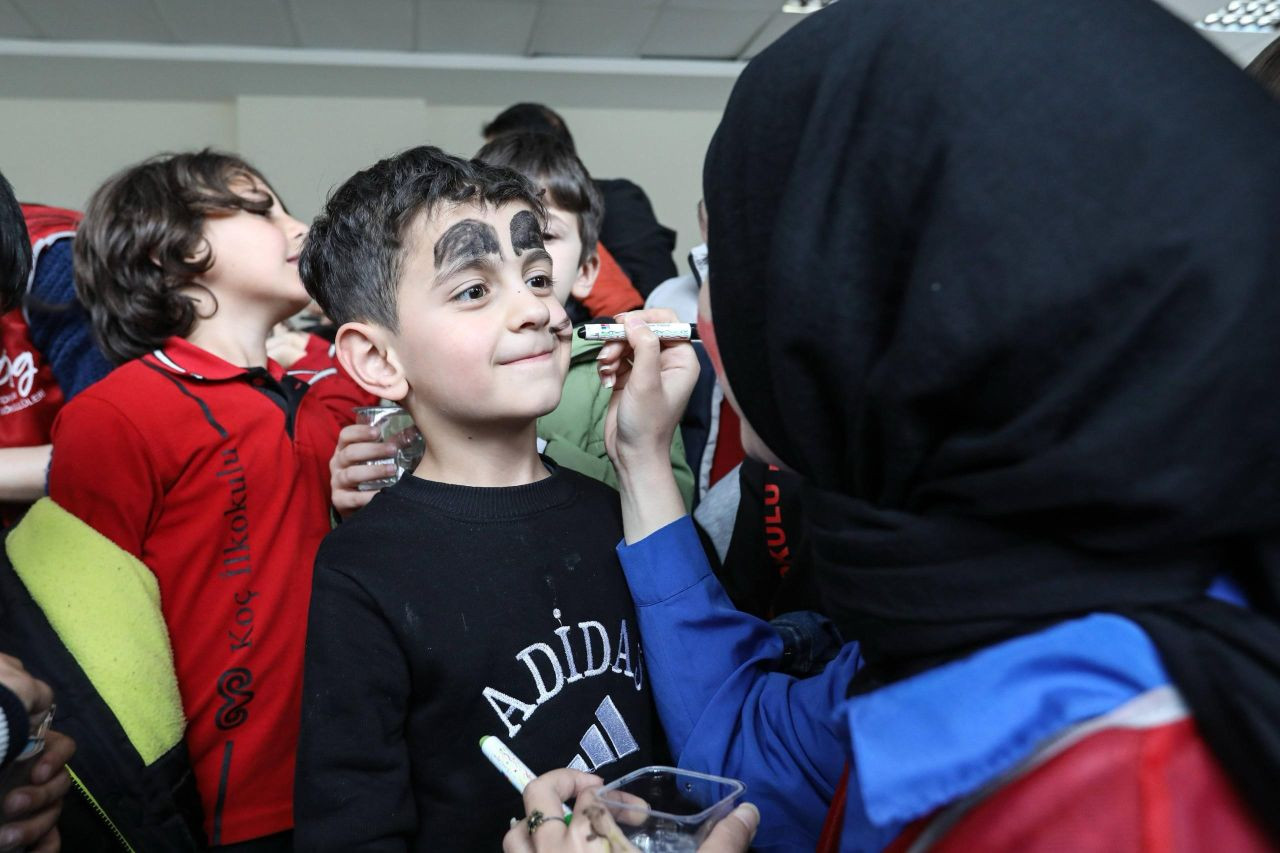 Van’da otizm farkındalığına renkli dokunuş: Çocuklar gönüllerince eğlendiler - Sayfa 3