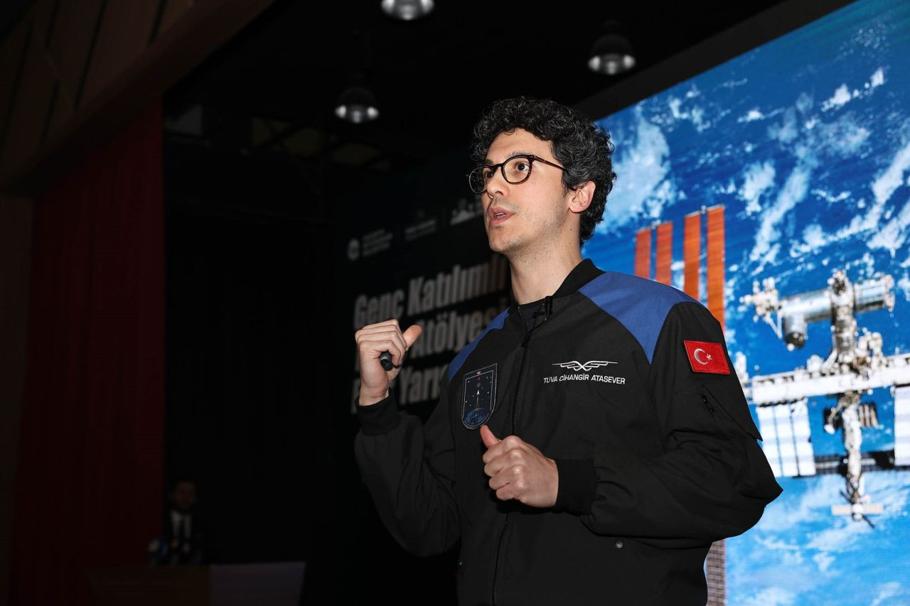 Türkiye’nin ikinci astronotu Tuva Çilingir Atasever gençlerle buluştu! "Uzaydan dünyayı görmek tarifsiz bir duyguydu" - Sayfa 1