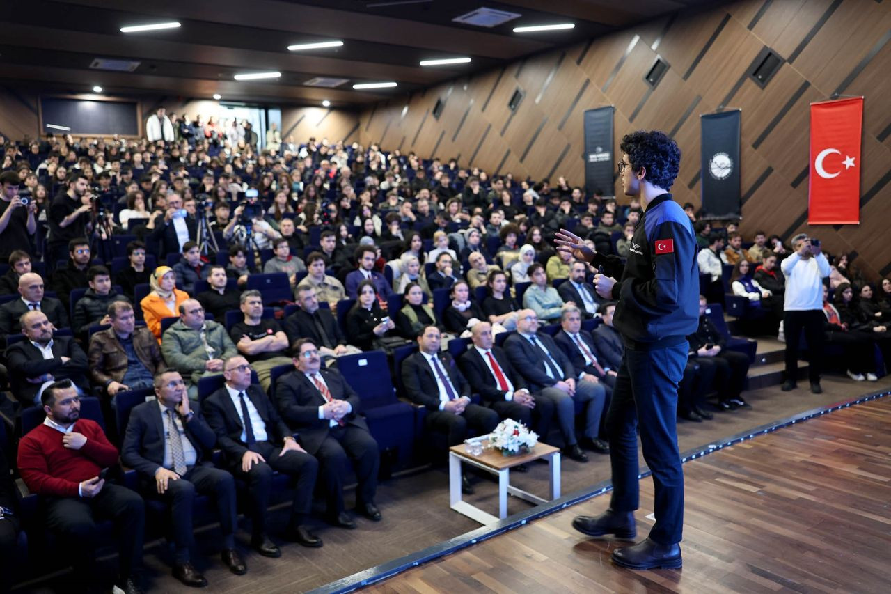 Türkiye’nin ikinci astronotu Tuva Çilingir Atasever gençlerle buluştu! "Uzaydan dünyayı görmek tarifsiz bir duyguydu" - Sayfa 6