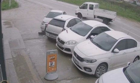 İnegöl’de feci kaza: 5 yaralı! Güvenlik kamerası her şeyi kaydetti - Sayfa 6