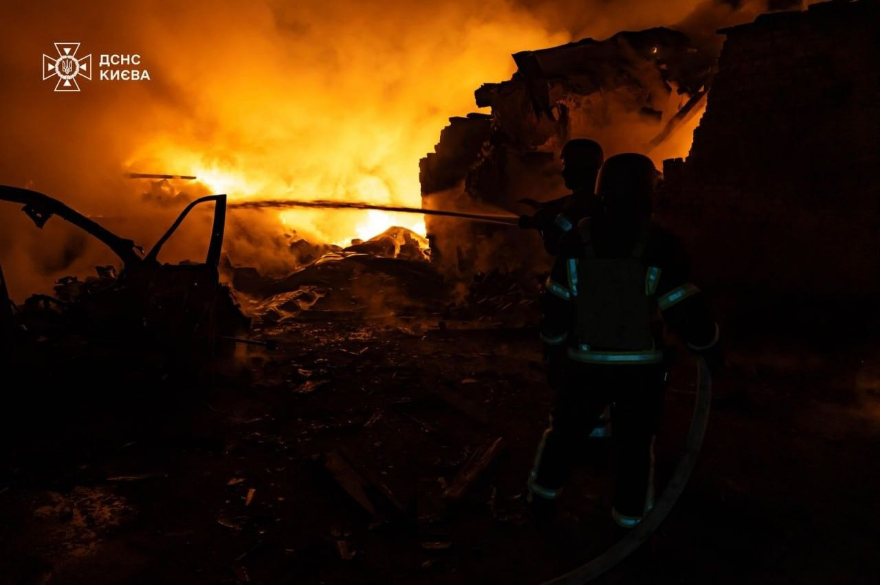 Kiev ve Mykolaiv’e gece baskını: Rus İHA’ları 12 kişiyi yaraladı - Sayfa 1
