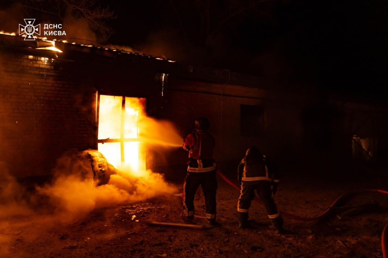 Kiev ve Mykolaiv’e gece baskını: Rus İHA’ları 12 kişiyi yaraladı - Sayfa 4