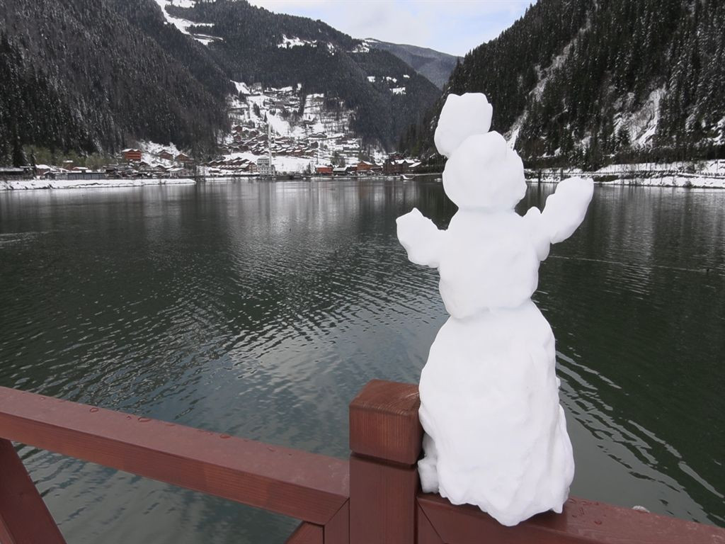 Uzungöl nisan’da beyaz gelinlik giydi: Kar manzarası dronla görüntülendi - Sayfa 10