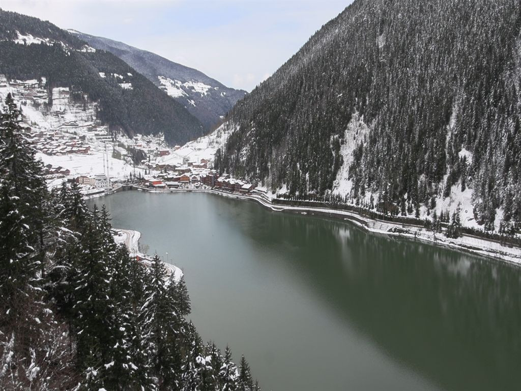 Uzungöl nisan’da beyaz gelinlik giydi: Kar manzarası dronla görüntülendi - Sayfa 9
