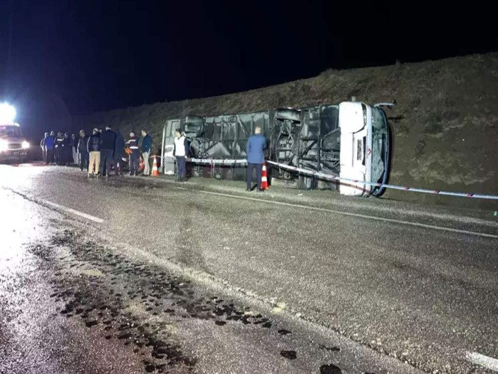 Çankırı’da otobüs kazası: İşçilerin savrulduğu anlar kamerada! - Sayfa 4