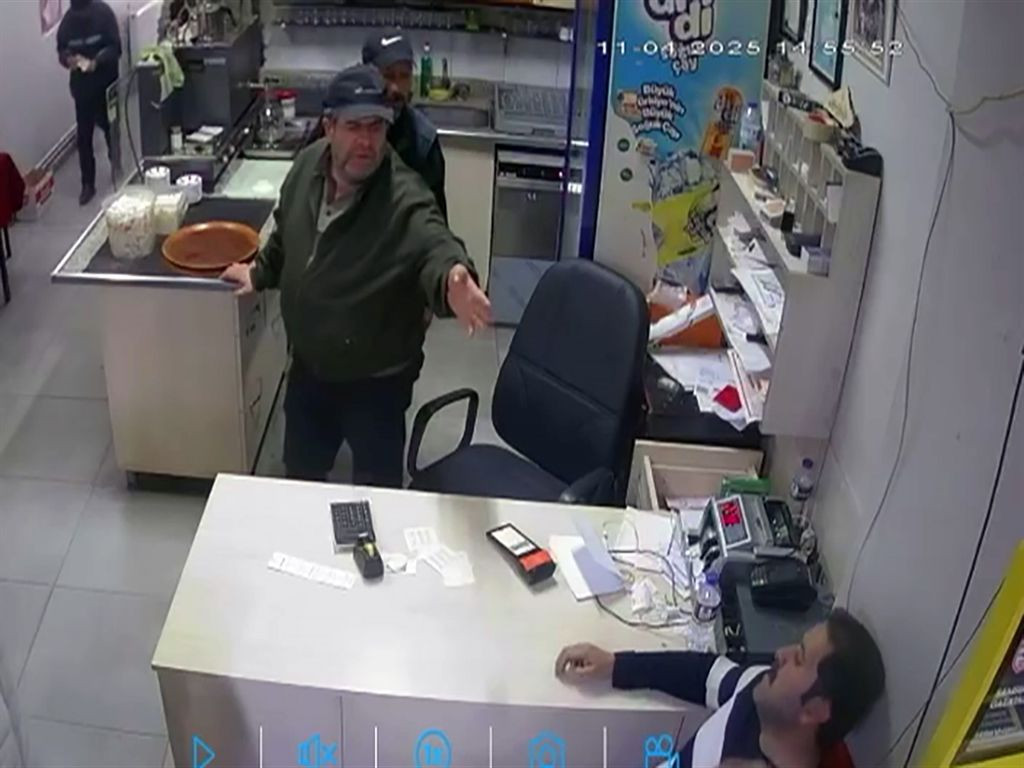 Edirne’de yürek burkan anlar: Yolda yürürken kalp krizi geçirdi! Son anları kamerada... - Sayfa 7