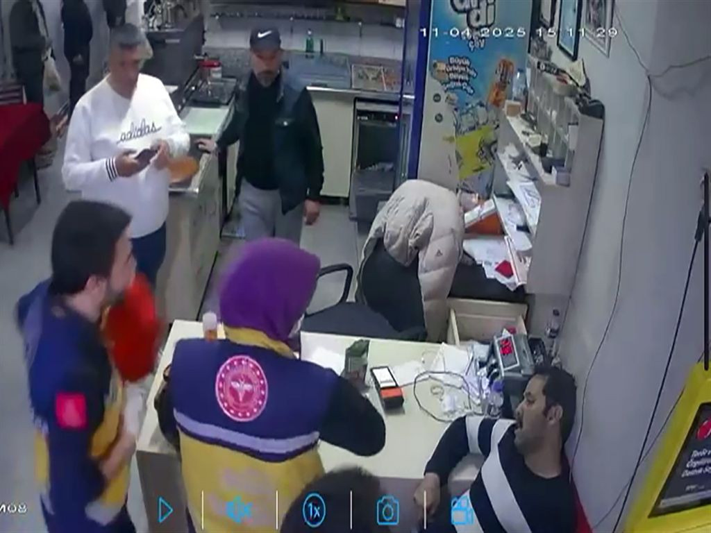 Edirne’de yürek burkan anlar: Yolda yürürken kalp krizi geçirdi! Son anları kamerada... - Sayfa 5