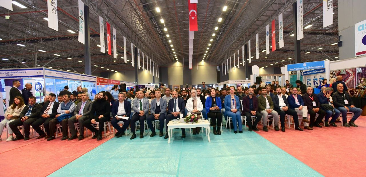 Van’da DAKAF’25 coşkusu sona erdi! Gençler iş dünyasıyla buluştu - Sayfa 1