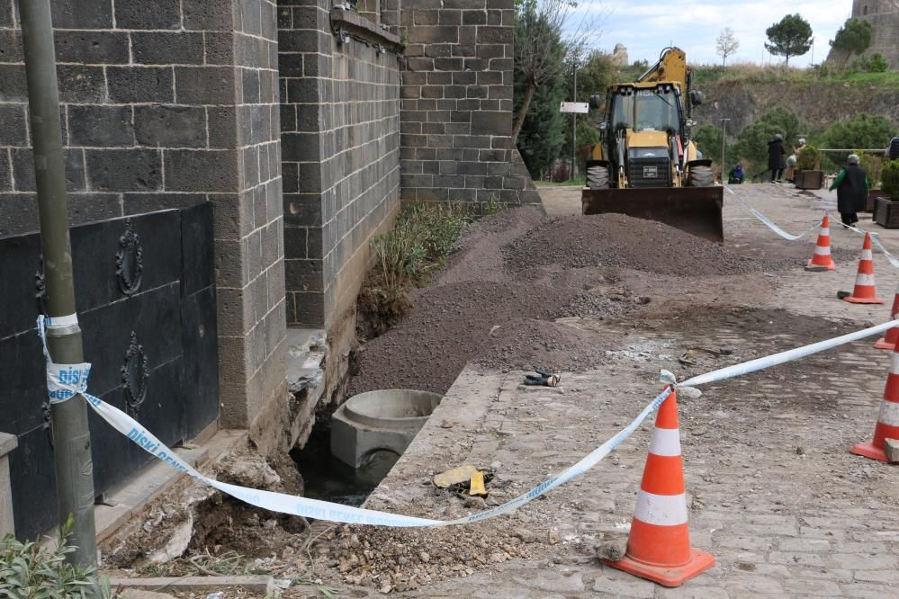 Diyarbakır’da Hz. Süleyman Camii’nde kanalizasyon krizi: Sahabe kabirleri altında pis su! - Sayfa 2