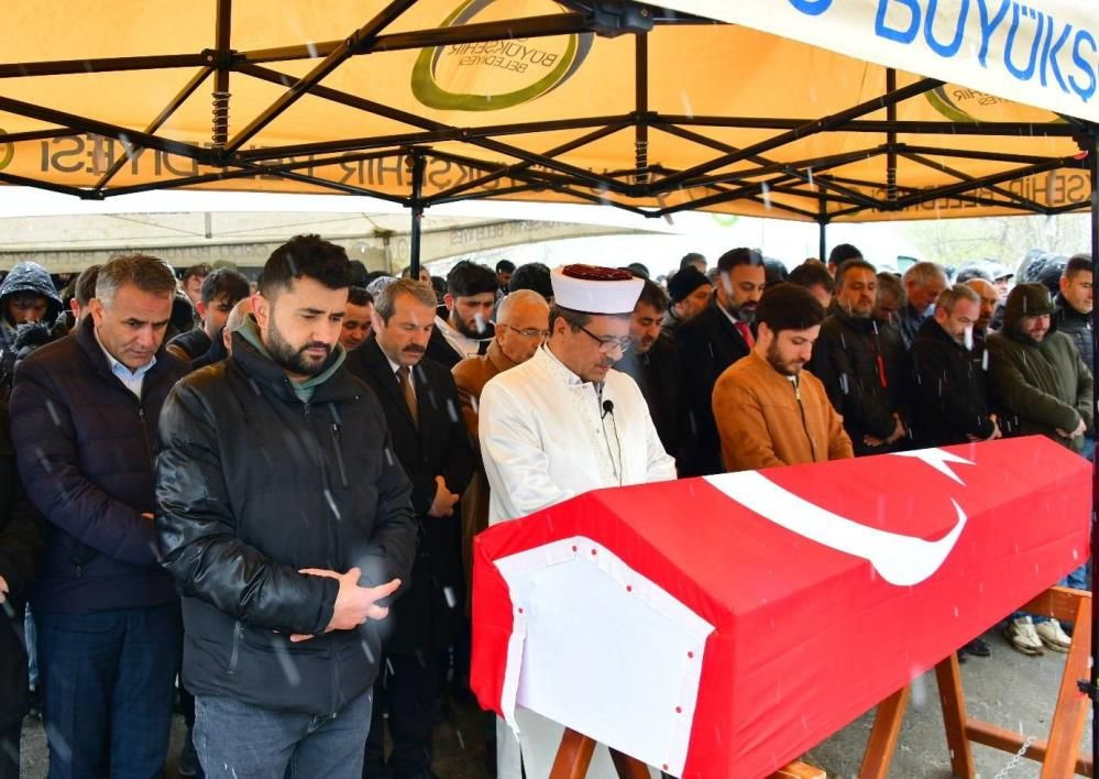 Ordu'da çöp ayrıştırma tesisinde makineye sıkışıp ölmüştü... Soner Altun son yolculuğuna uğurlandı - Sayfa 1