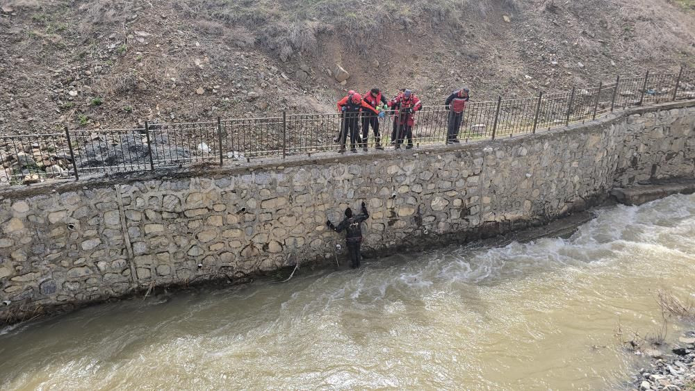 Hakkari’de kayıp alarmı: Feleknaz Keskin için 130 kişi seferber! Eşiyle aynı kaderi mi paylaştı? - Sayfa 3