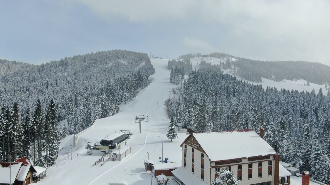 Kastamonu’da nisan sürprizi! Ilgaz Dağı’nda kar 30 santimetreye ulaştı, 22 köy yolu kapandı - Sayfa 1