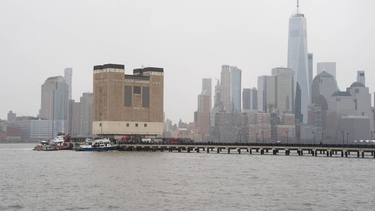 New York'taki helikopter kazasında ölenlerin Siemens İspanya CEO'su Agustin Escobar, eşi ve 3 çocuğu olduğu ortaya çıktı - Sayfa 6