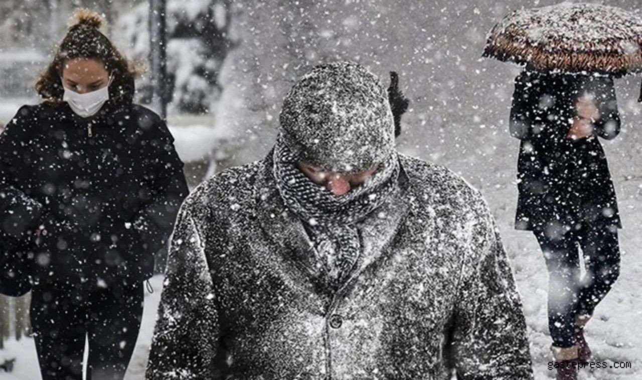 Türkiye'de hava alarmı: Kış geri dönüyor! İşi olmayan sakın dışarı çıkmasın... İstanbul ve Ankara dahil 79 ilde kar, fırtına ve dondurucu soğuk etkili olacak! - Sayfa 3