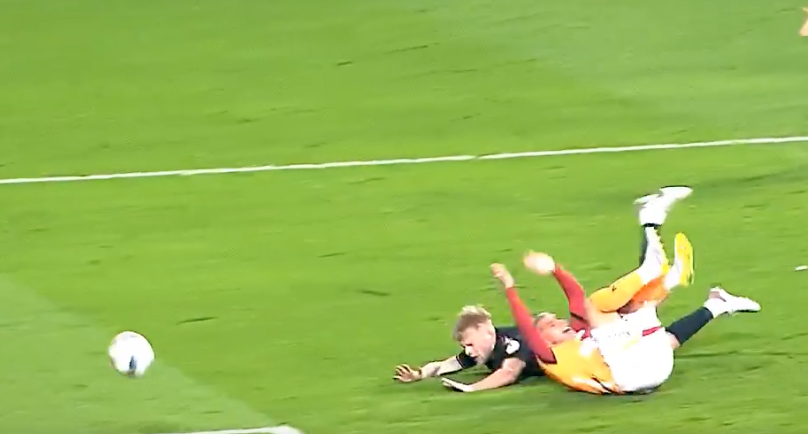 Aynı hakem, iki farklı karar! Galatasaray'ın verilmeyen penaltısının gizli kahramanı VAR hakemi Tomasz Kwiatkowski - Sayfa 4