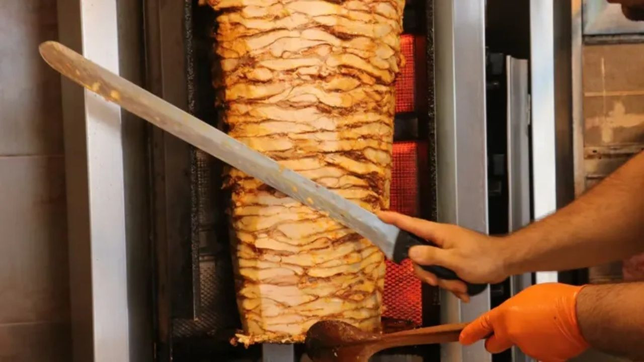 Zehirlenmeler çoğaldı, bakanlık alarma geçti! Türkiye'de tüm dönercilere eş zamanlı baskınlar yapılıyor - Sayfa 5