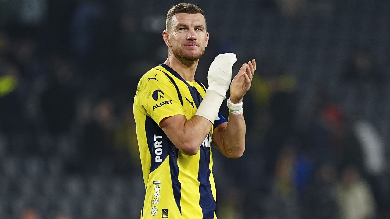 Fenerbahçe'nin Sivasspor maçı ilk 11'i belli oldu! Jose Mourinho yeni sistemden devam edecek - Sayfa 13