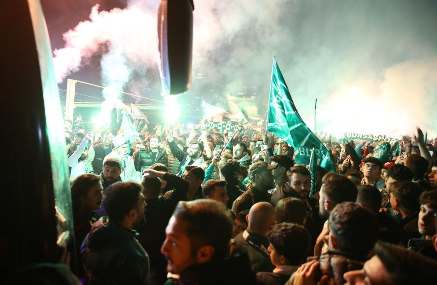 Bursa şehri şampiyonluk için ayakta: Kutlamalar sabaha kadar! - Sayfa 2