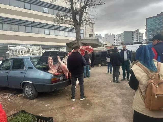 Ağrı Doğubayazıt’ta halk sağlığına tehdit! 150 kilo açıkta et imha edildi! - Sayfa 3