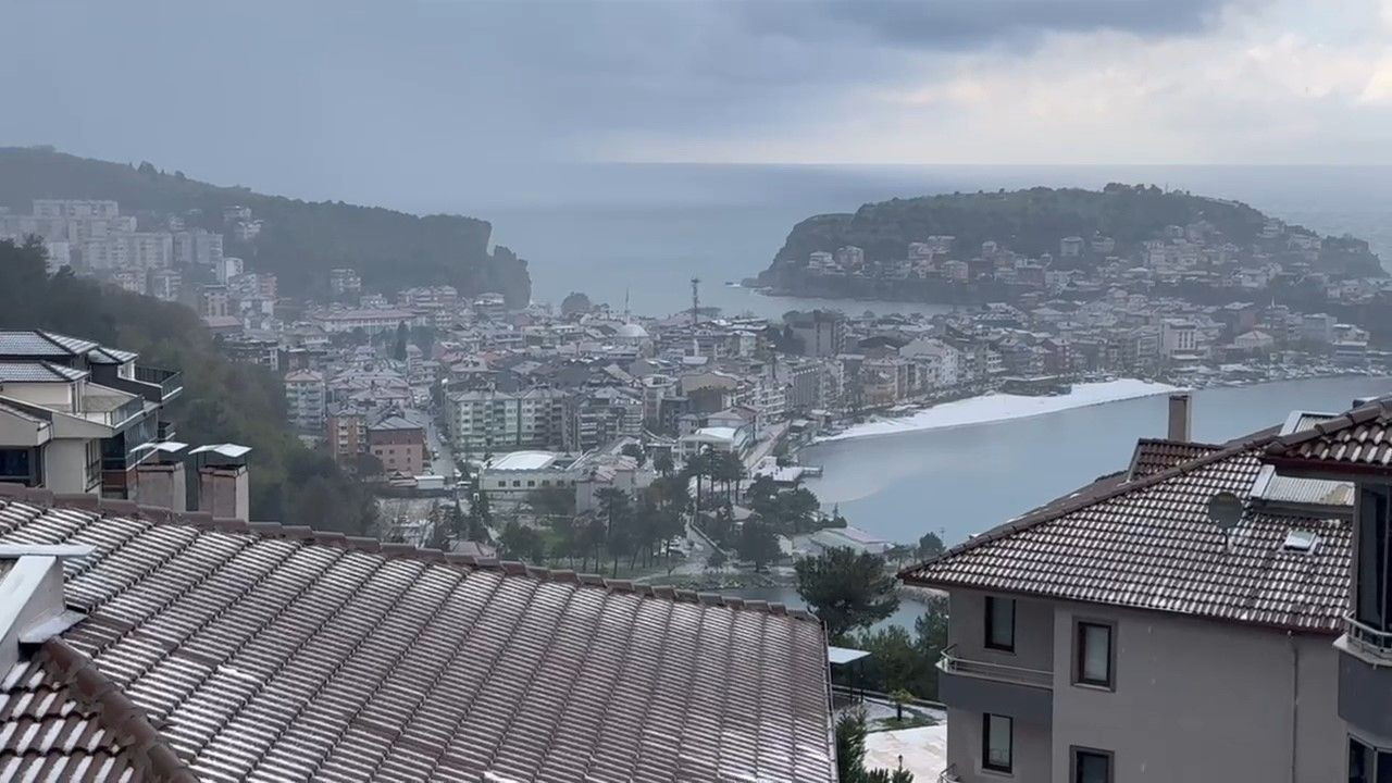 Amasra’da doğa şöleni! Bir saatte dört mevsim, gökyüzü kızıla büründü - Sayfa 1