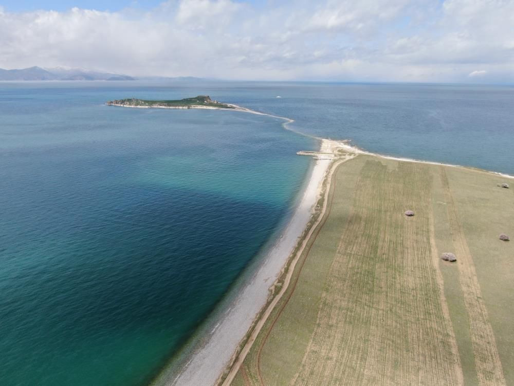 Van Gölü’nde bahar şöleni: Çarpanak Adası badem çiçekleriyle büyülüyor - Sayfa 7