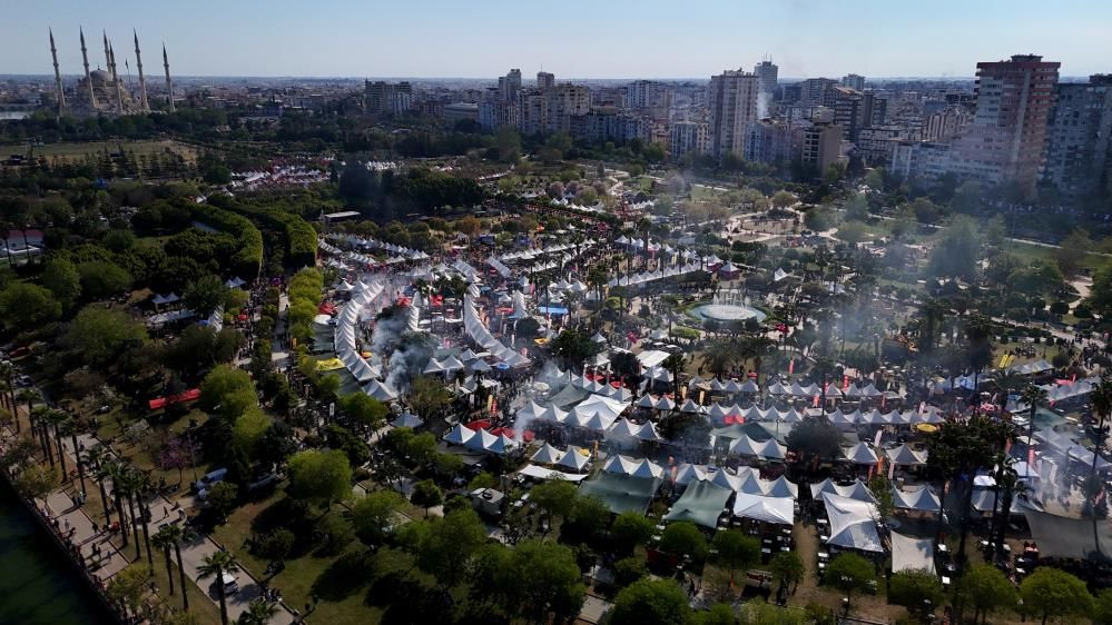 Adana’da Portakal Çiçeği Karnavalı'nda skandal görüntüler! Hijyen faciası ve hileli ürünler infial yarattı! Rezalet sonunda bitti... - Sayfa 2